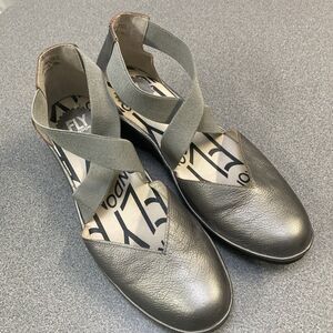 Fly London Womans Leather Crisscross Wedge Silver Size EUR 40 US 9-9.5